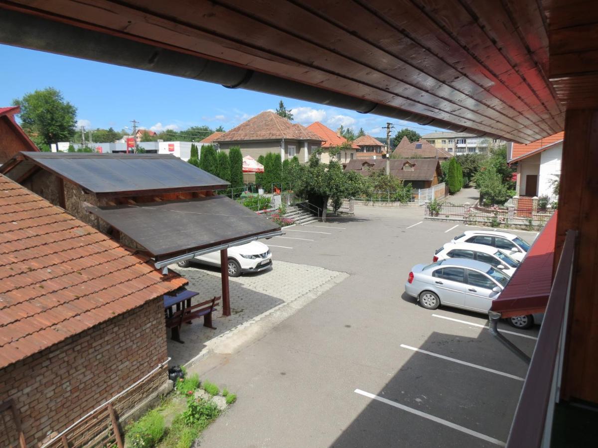 Pensiunea Cetina Brad  Exteriör bild